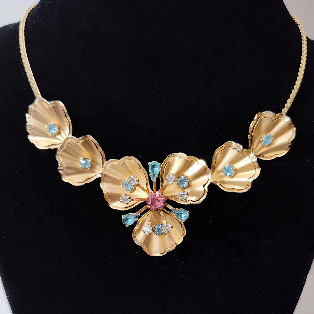 1940's Bugbee & Niles Gold Tone Atomic Starburst Floral Shell Petal Necklace